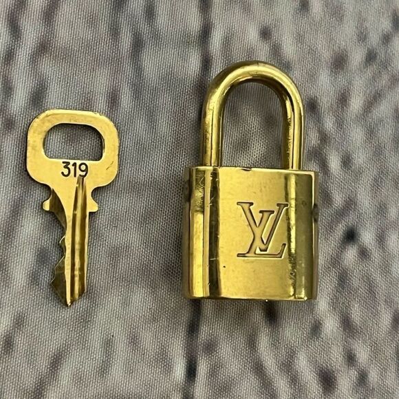 Vintage Louis Vuitton Lock & Key Set Authentic (#319) - Picture 4 of 10